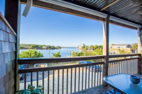 PC3 Pelicans Hideaway Soundfront